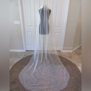 Single-tier Cathedral Length Pearl Wedding Veil